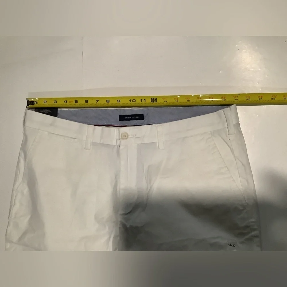 Tommy Hilfiger Men's Custom Fit Khaki Pants 38 x 33 NWT white Flat Front Chino